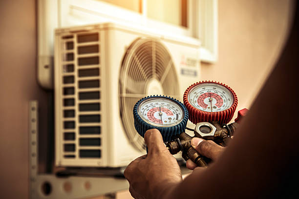 Professional Hvac technician working in Glen Burnie, MD